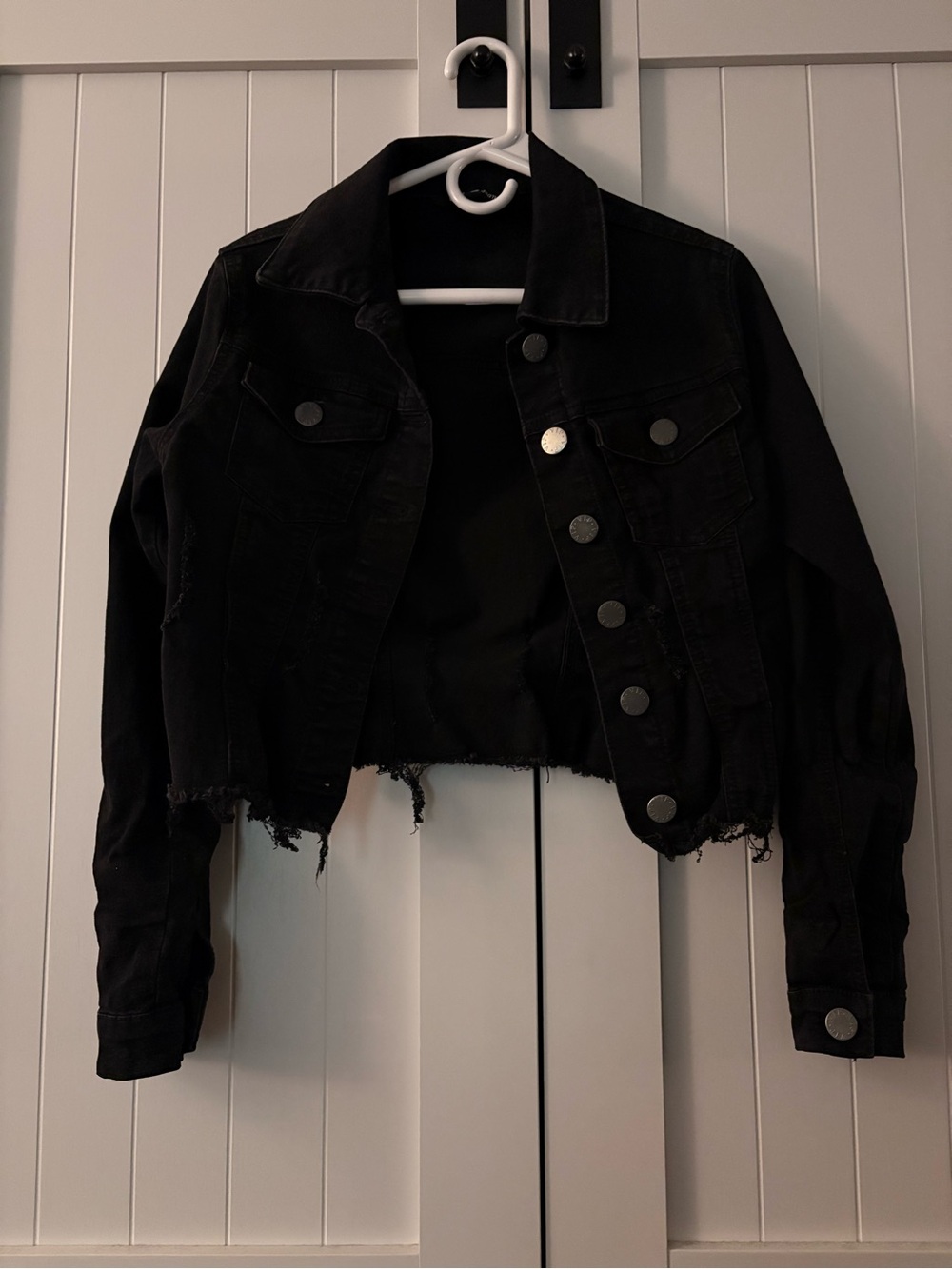 Women's Black Cropped Distressed Denim Jacket